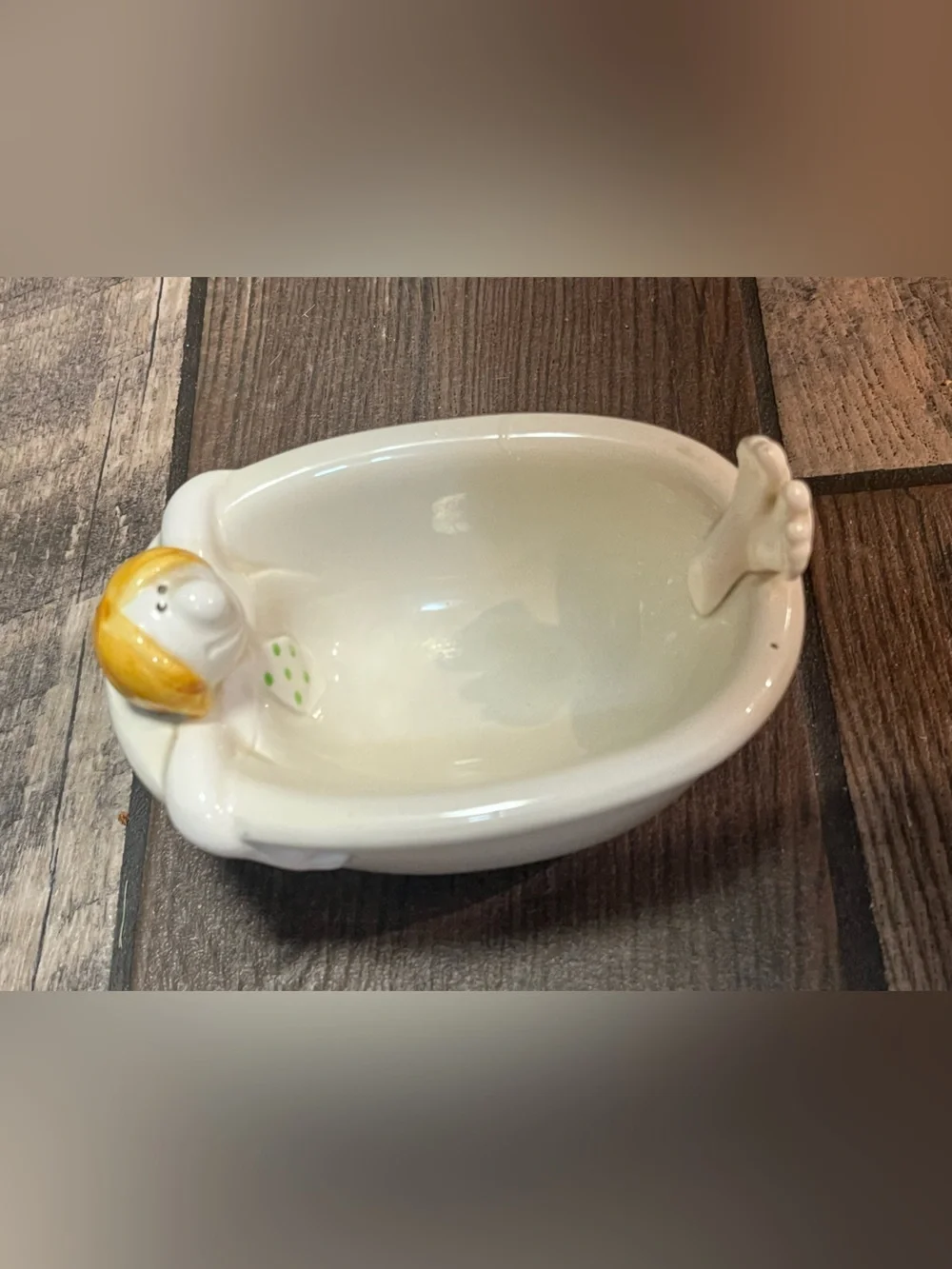 Ceramic Bathtub Trinket/ soap dish  with Figurine - White and Yellow